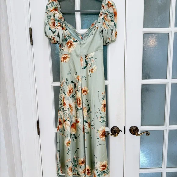 Floral Puff Sleeve Dress - Picture 3 of 5